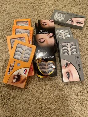 Black False Eyelashes – Voluminous Natural Look